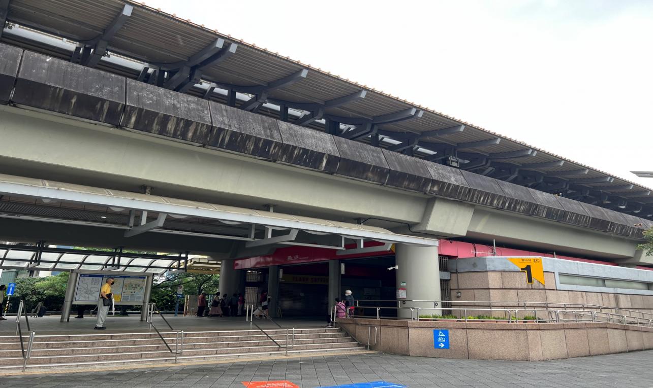 台北捷運淡水線高架段圓山站(R14)