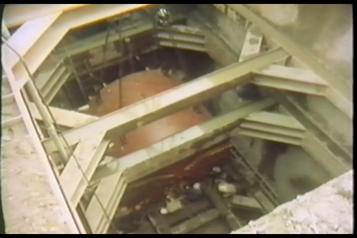 台北衛生下水道工程潛盾工法準備工作安裝螺旋輸送機