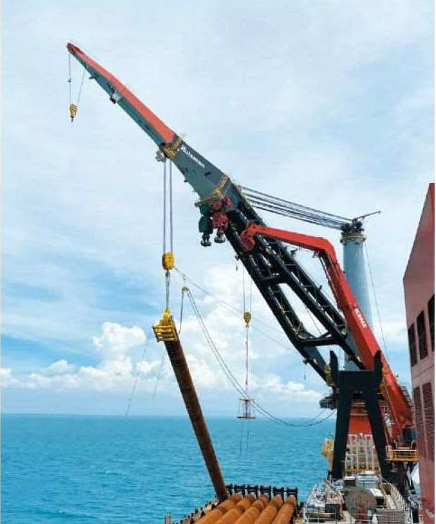 台電一期離岸風電示範風場工作船-打樁船