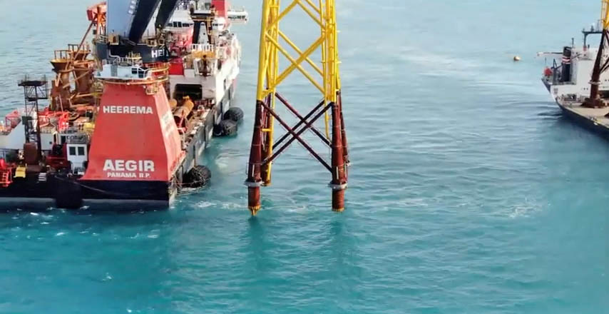 台電一期離岸風電示範風場設施水下基礎設施安裝場景-安裝套筒桁架