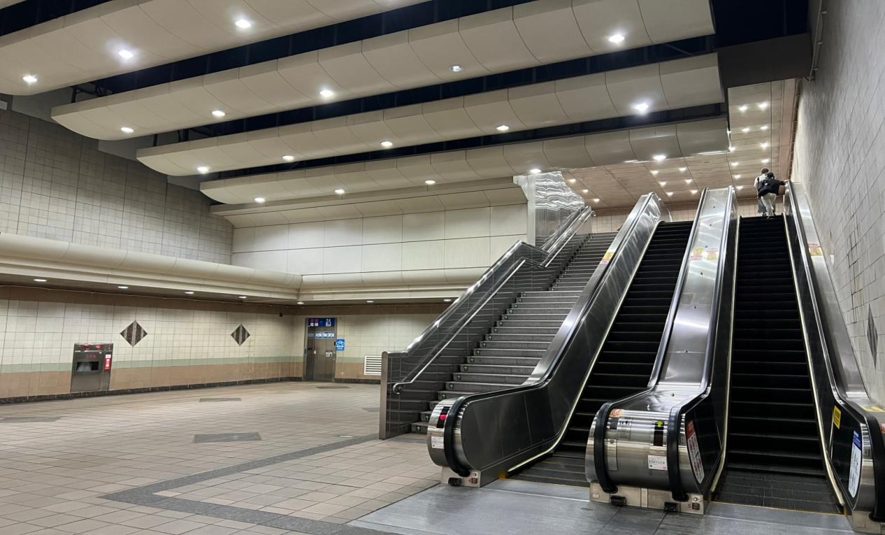 捷運板南線土城線沿線車站永寧站(BL02)大廳層