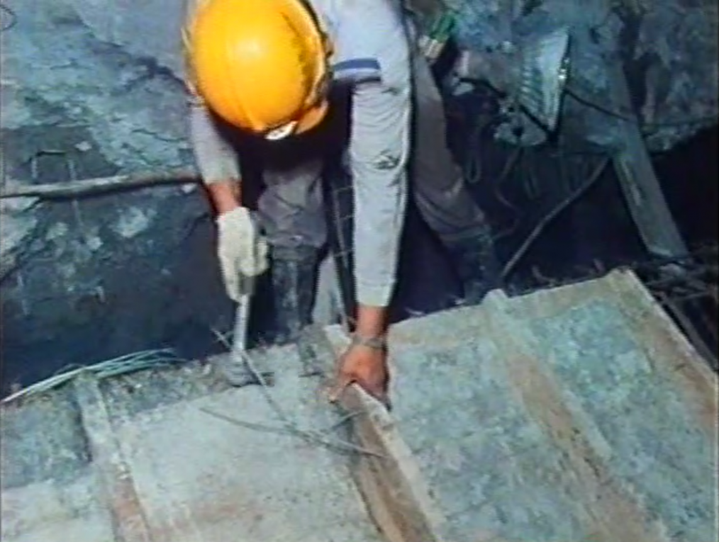 北宜高速公路坪林隧道導坑工程TBM進洞用滑床施築