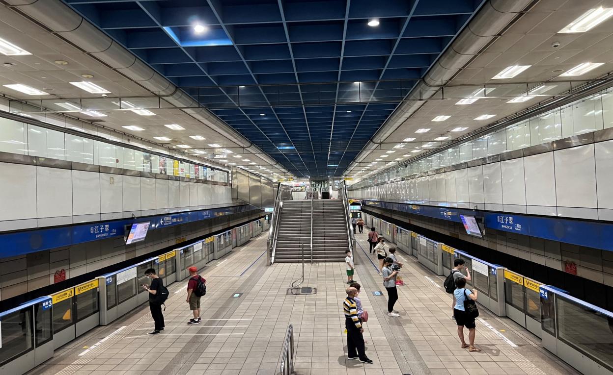 捷運板南線板橋線沿線車站江子翠站(BL09)月台層