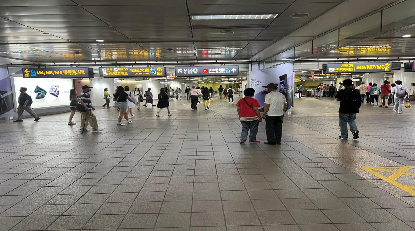 捷運板南線南港線台北車站(BL12/R10)地下二層板南線大廳堂層