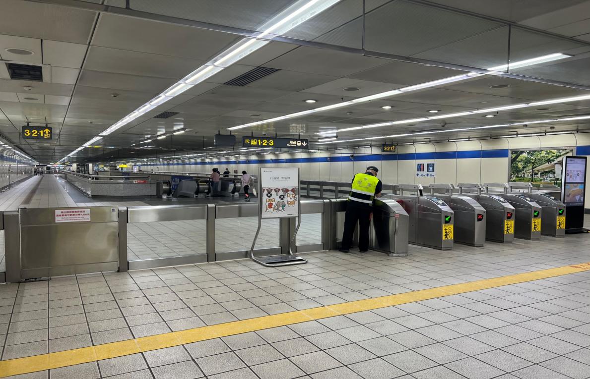 捷運板南線南港線善導寺站(BL13)地下一樓大廳層