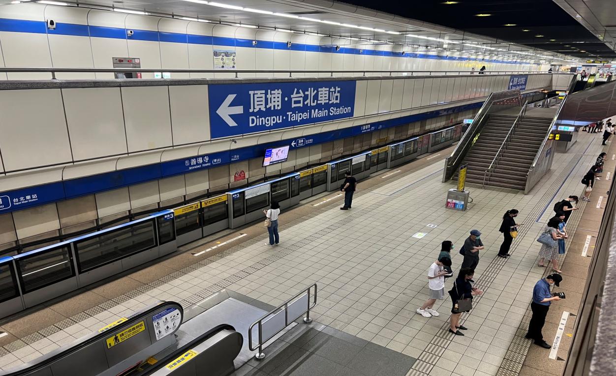 捷運板南線南港線善導寺站(BL13)地下二樓月台層