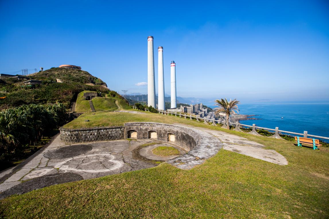 基隆港:基隆白米甕砲台與協合電廠