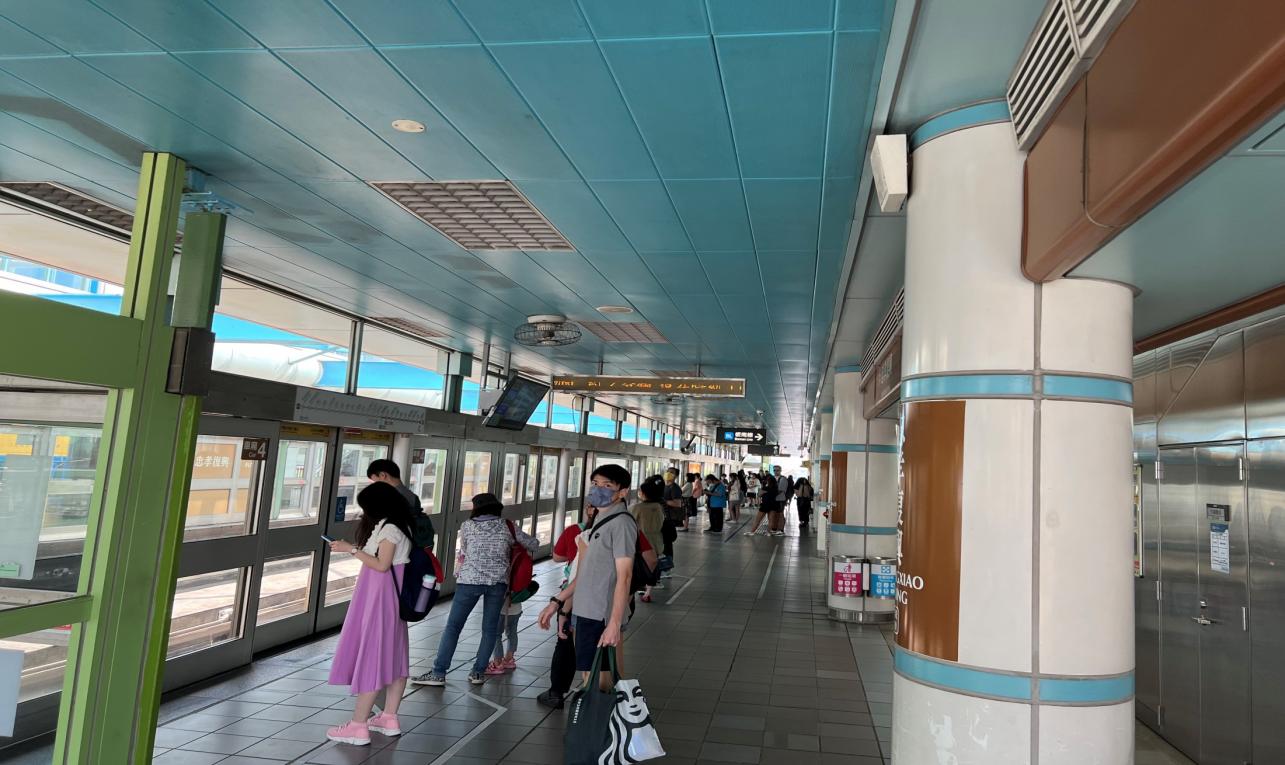 捷運板南線南港線忠孝復興站(BL15/BR10)轉乘文湖線