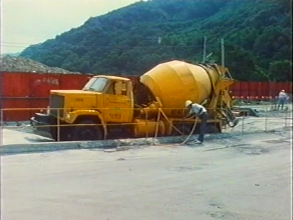 北宜高速公路坪林隧道導坑工程車體清洗