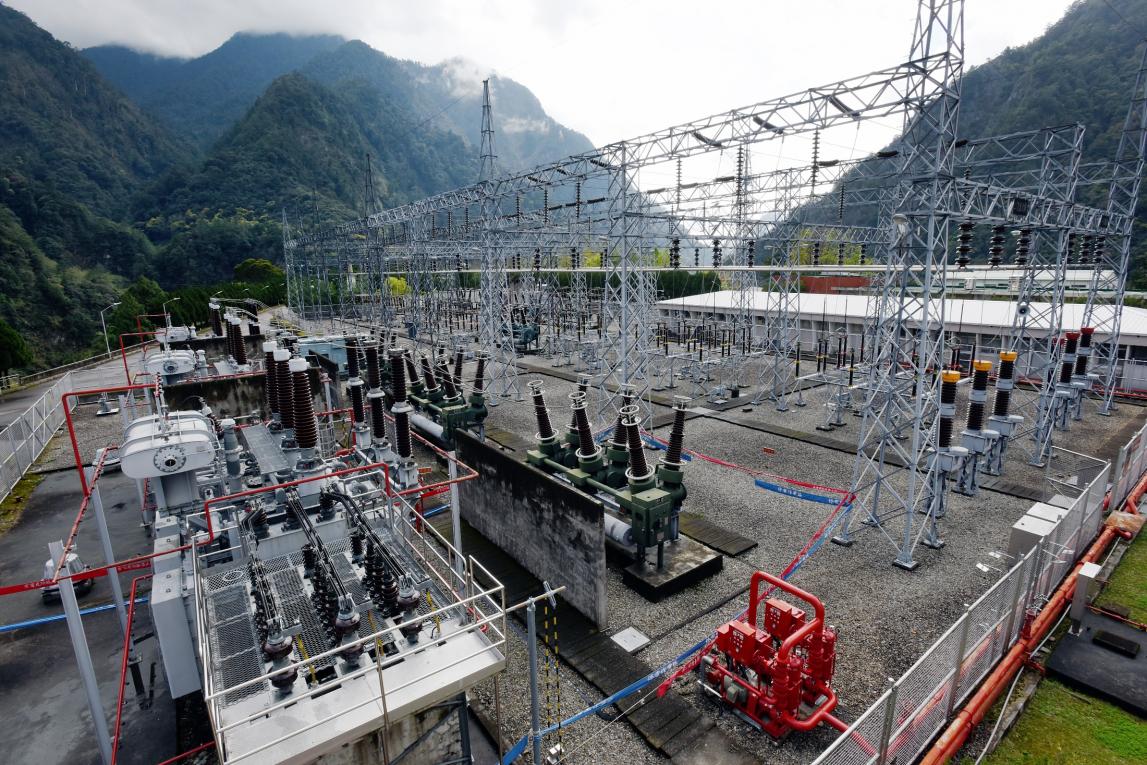 大甲溪流域德基電廠電力設備-開關場