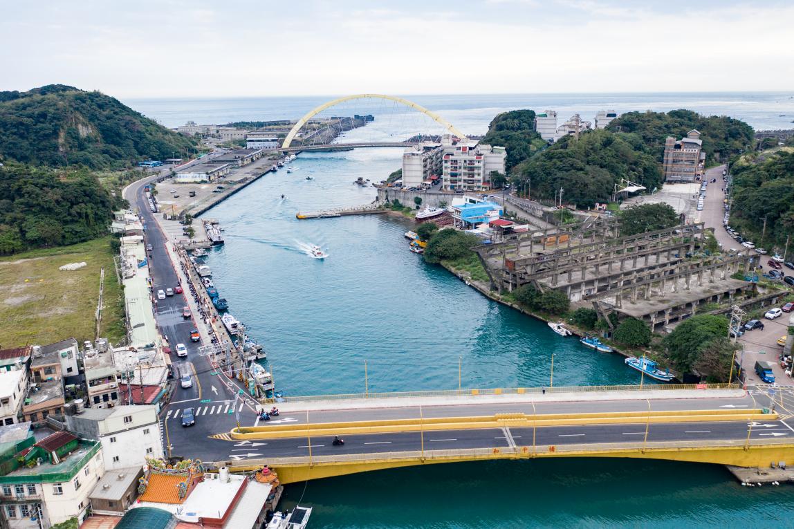 基隆港:基隆和平橋、阿根納造船廠遺址、八尺門漁港、社寮橋