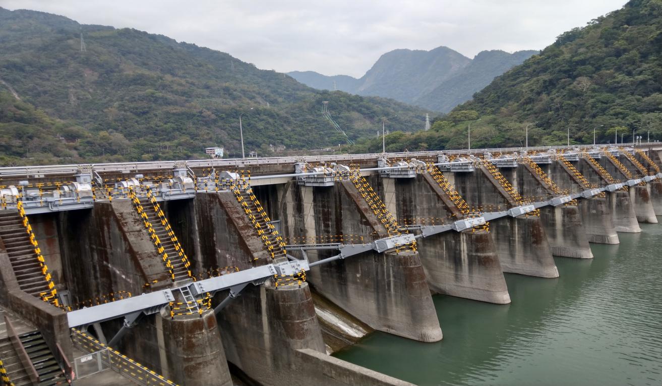 大甲溪流域天輪電廠尾水出口下游的馬鞍壩攔河堰