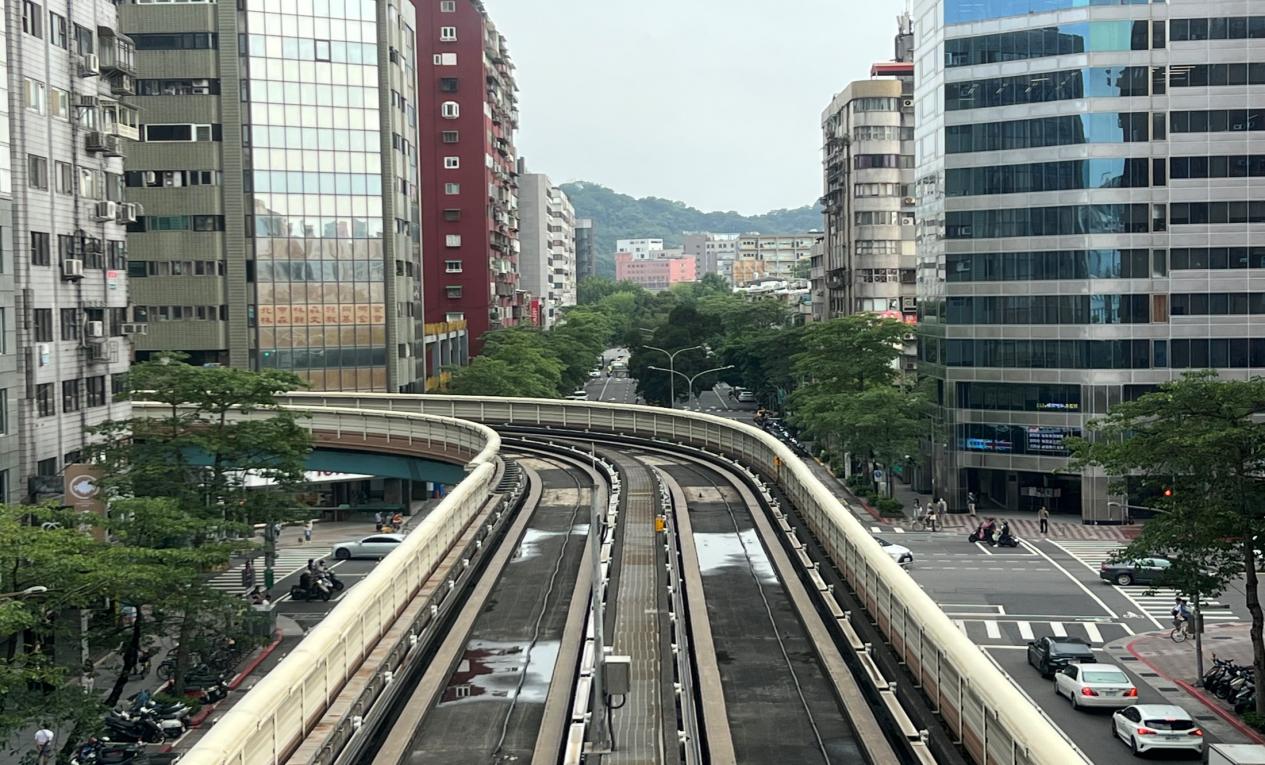 捷運木柵線沿線車站科技大樓站(BR08)軌道彎道