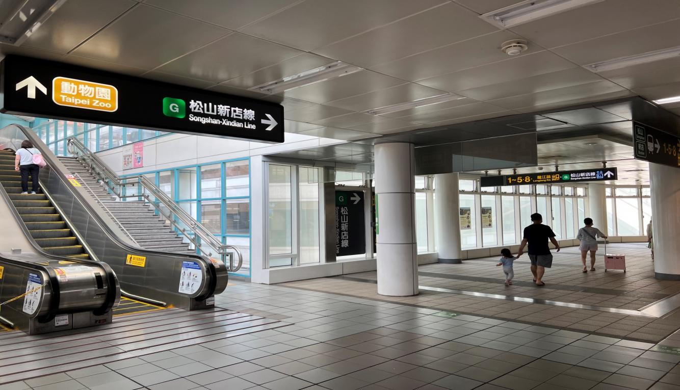 捷運木柵線沿線車站南京復興站(BR11/G16)三樓月台層