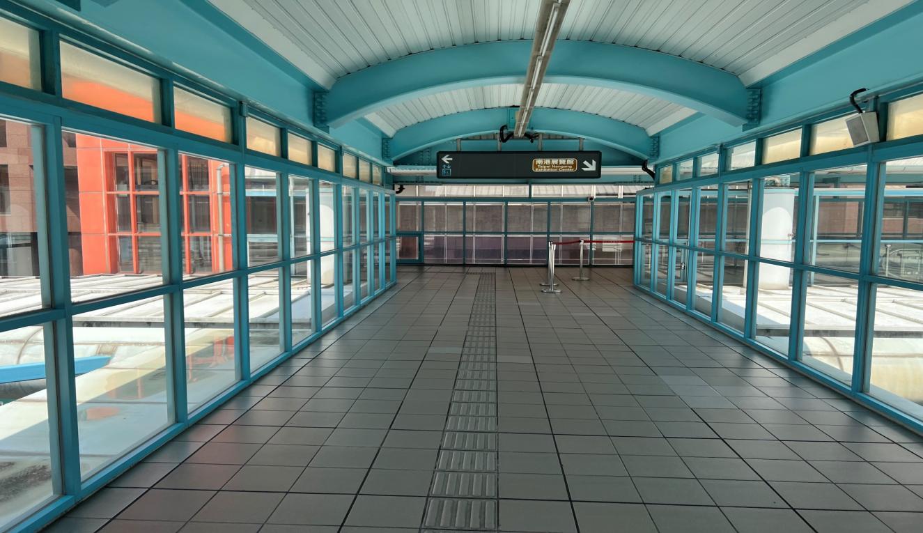 捷運木柵線沿線車站中山國中站(BR12)四樓聯絡天橋層