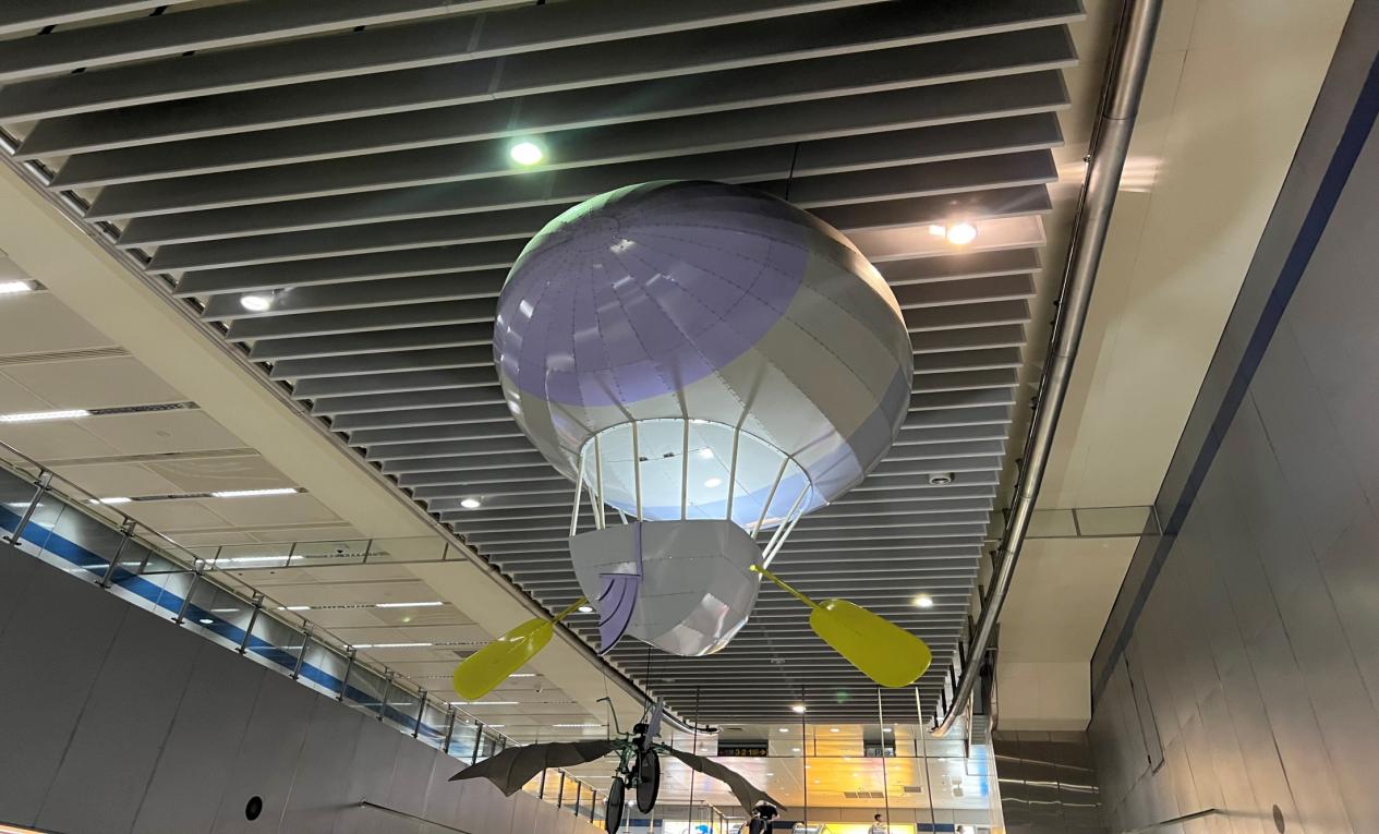 捷運內湖線沿線車站松山機場站(BR13)穿堂層公共藝術作品-夢想飛行