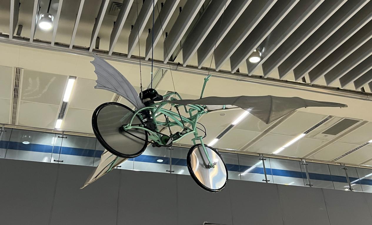 捷運內湖線沿線車站松山機場站(BR13)穿堂層公共藝術作品-夢想飛行
