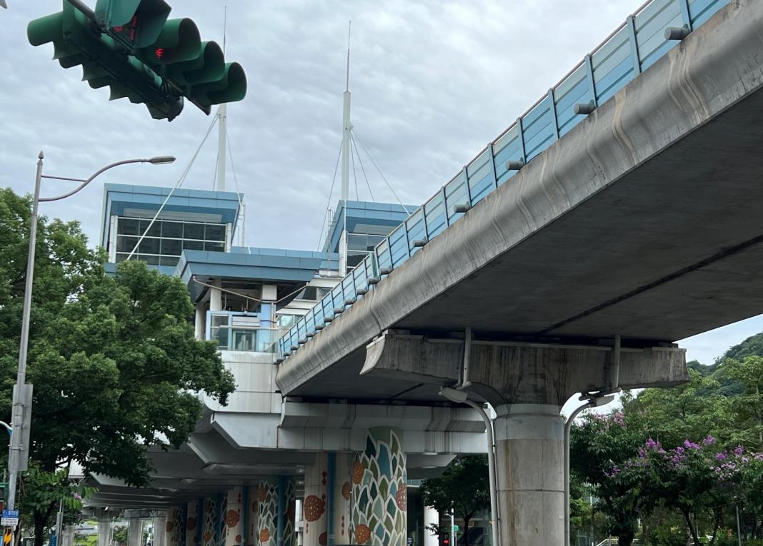 捷運內湖線沿線車站大湖公園站(BR20)站體