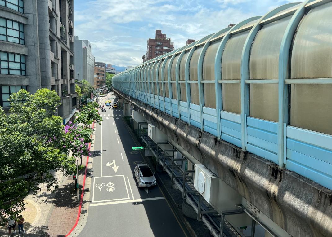 捷運內湖線沿線車站葫洲站(BR21)站體