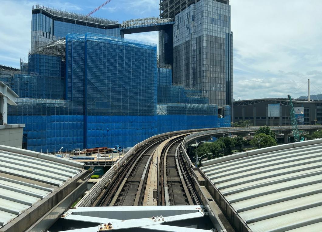 捷運內湖線沿線車站南港軟體園區站(BR23)軌道