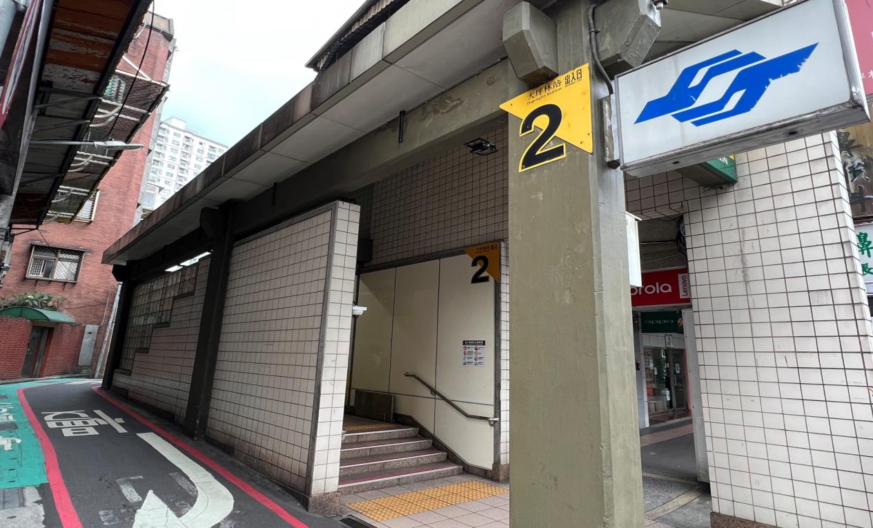 捷運松山新店線之新店線大坪林站(G04)出入口