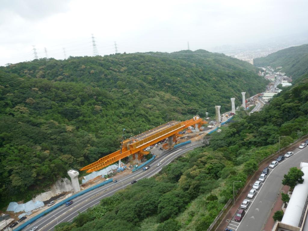 桃園機場捷運線主要結構高架橋施工