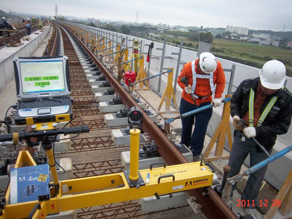 桃園機場捷運線主要結構施工-軌道工程施工作業