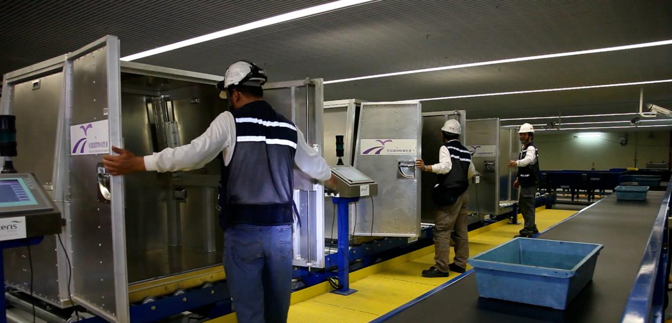桃園機場捷運線機電工程-直達車第五節行李車箱