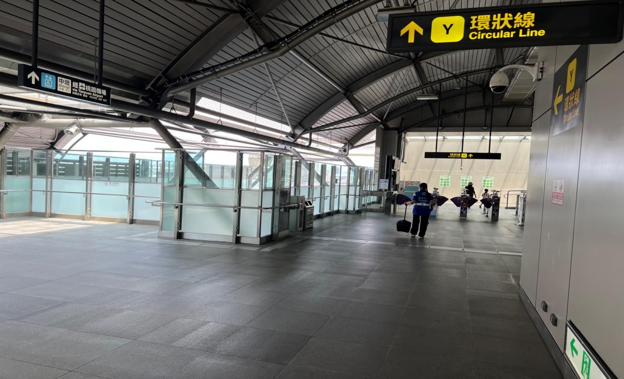 桃園機場捷運沿線車站-新北產業園區站(A3)(Y20)轉乘至環狀線