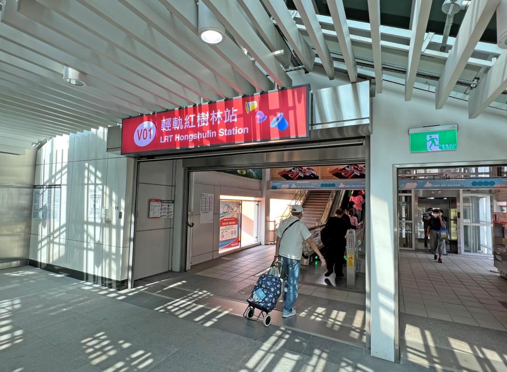 淡海輕軌綠山線沿線車站-紅樹林站-二樓紅樹林站轉乘聯通道