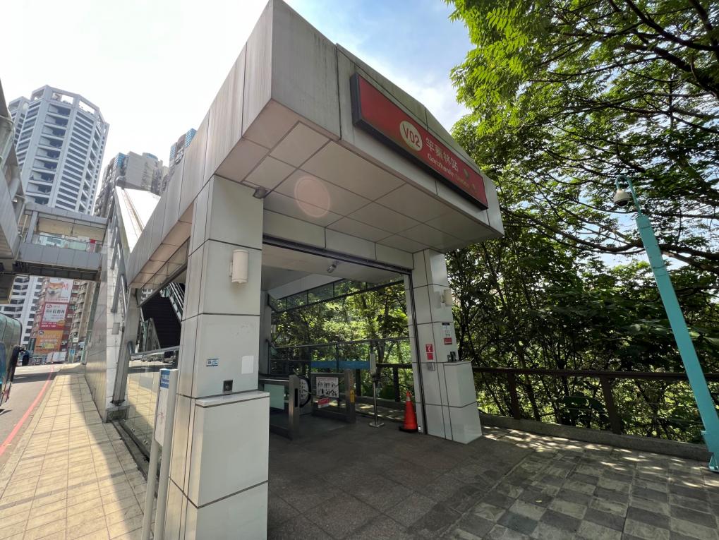 淡海輕軌綠山線沿線車站-竿蓁林站出入口
