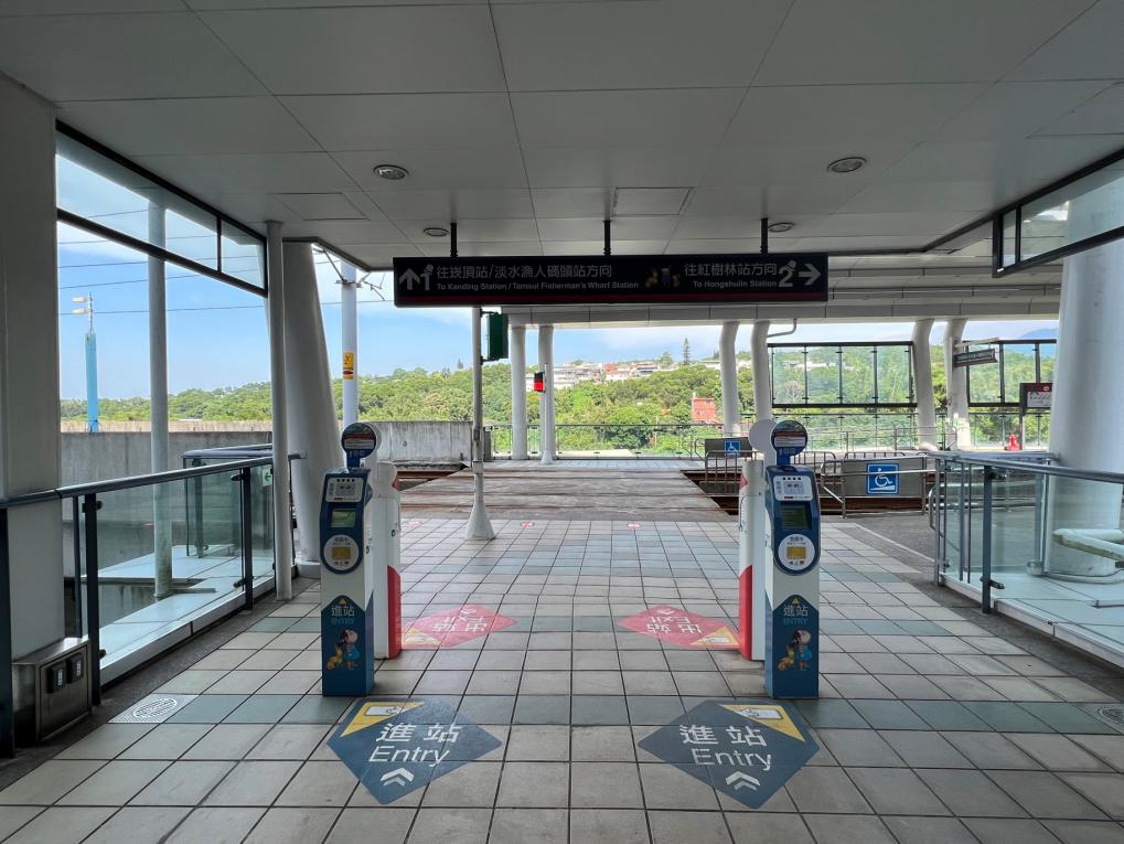 淡海輕軌綠山線沿線車站-新市一路站-無閘門出入口