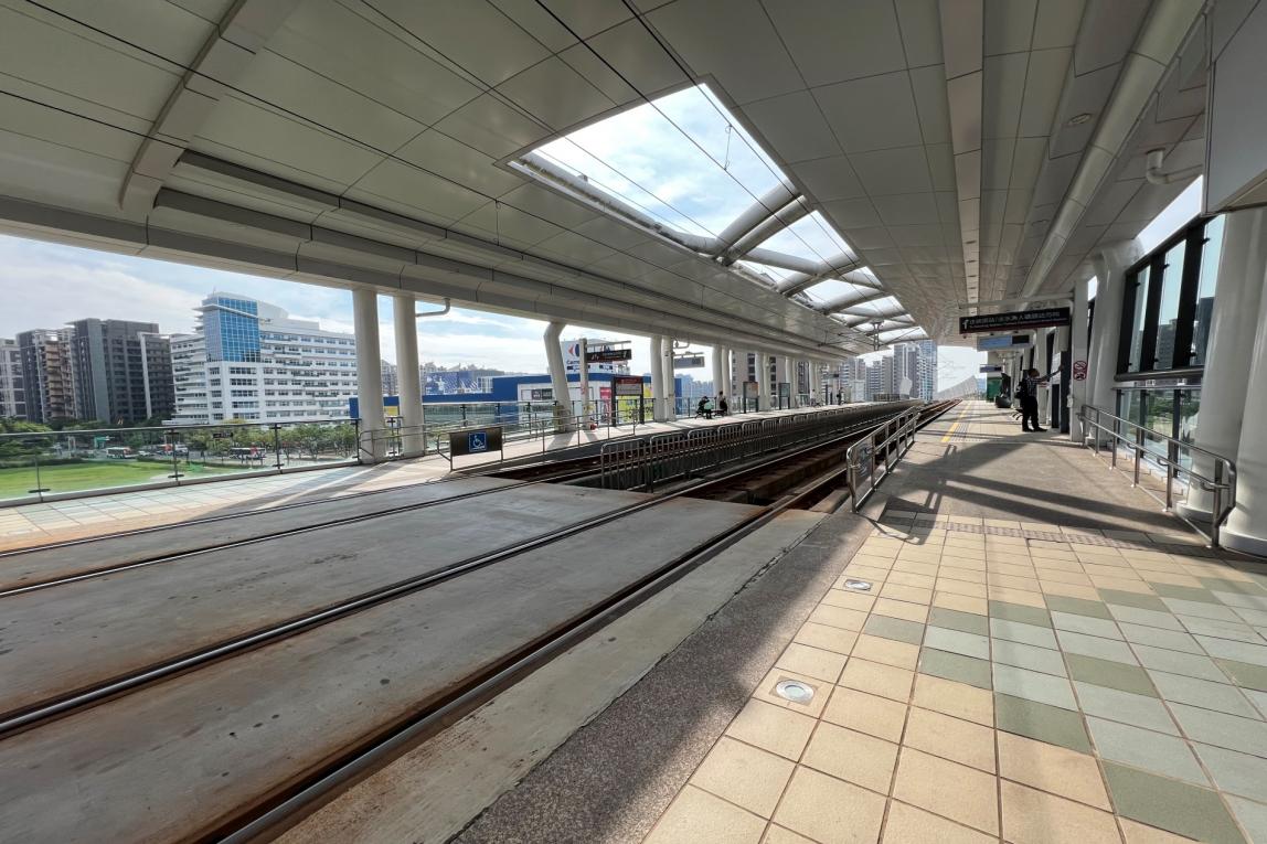 淡海輕軌綠山線沿線車站-淡水行政中心站-月台層