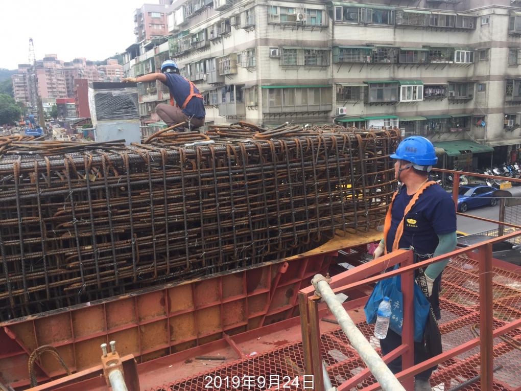 安坑輕軌施工照片