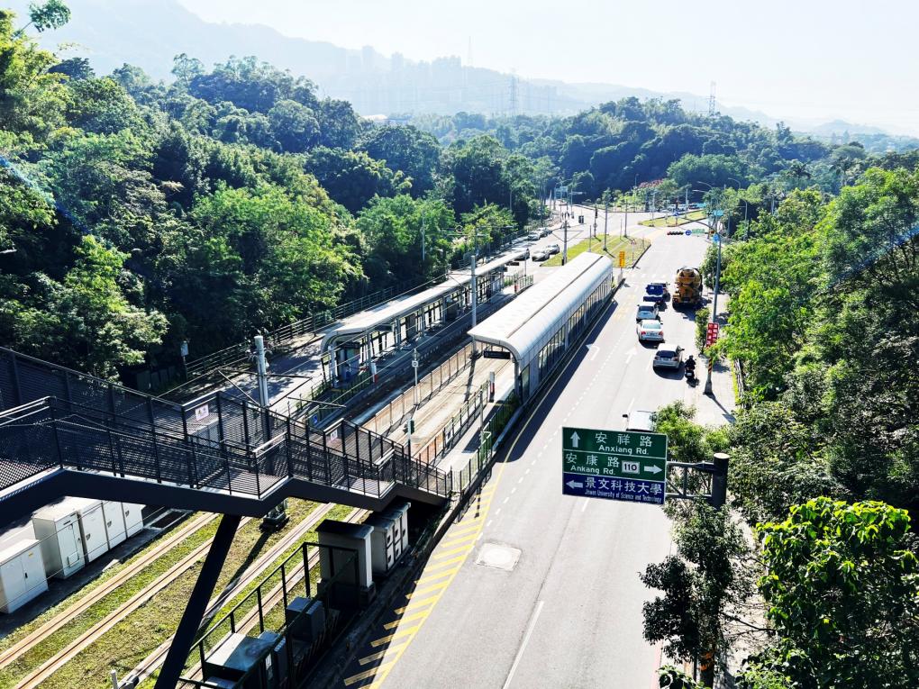 安坑輕軌沿線車站-景文科大站-站體設施