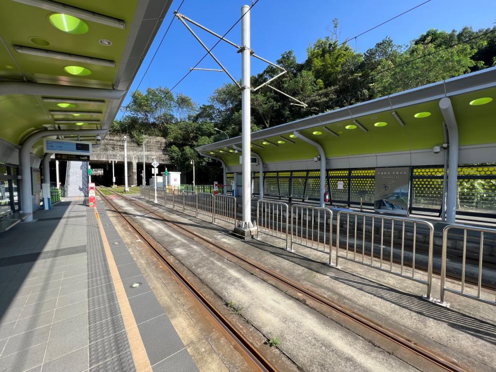 安坑輕軌沿線車站-景文科大站-站體設施