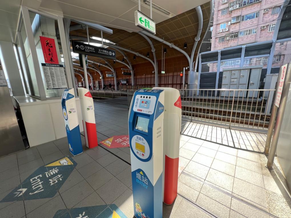 安坑輕軌沿線車站-新和國小站-站體設施