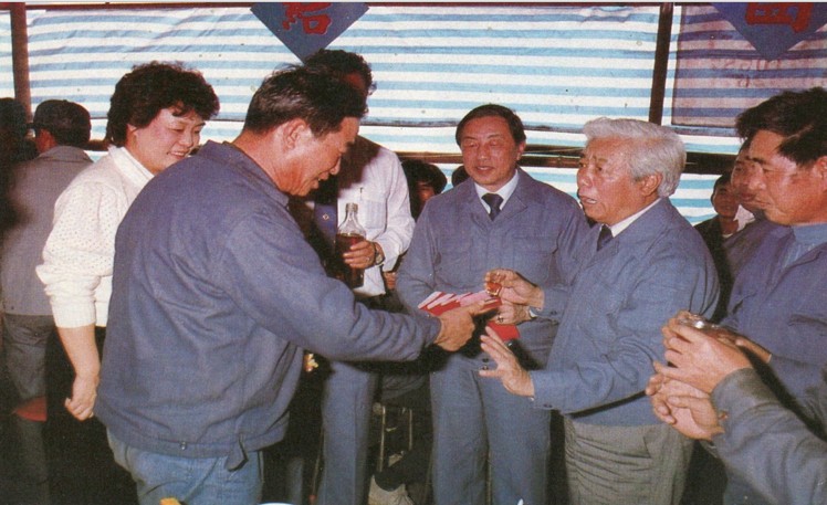 榮工永遠的大家長嚴孝章先生生平-榮工文化-重感情講道義