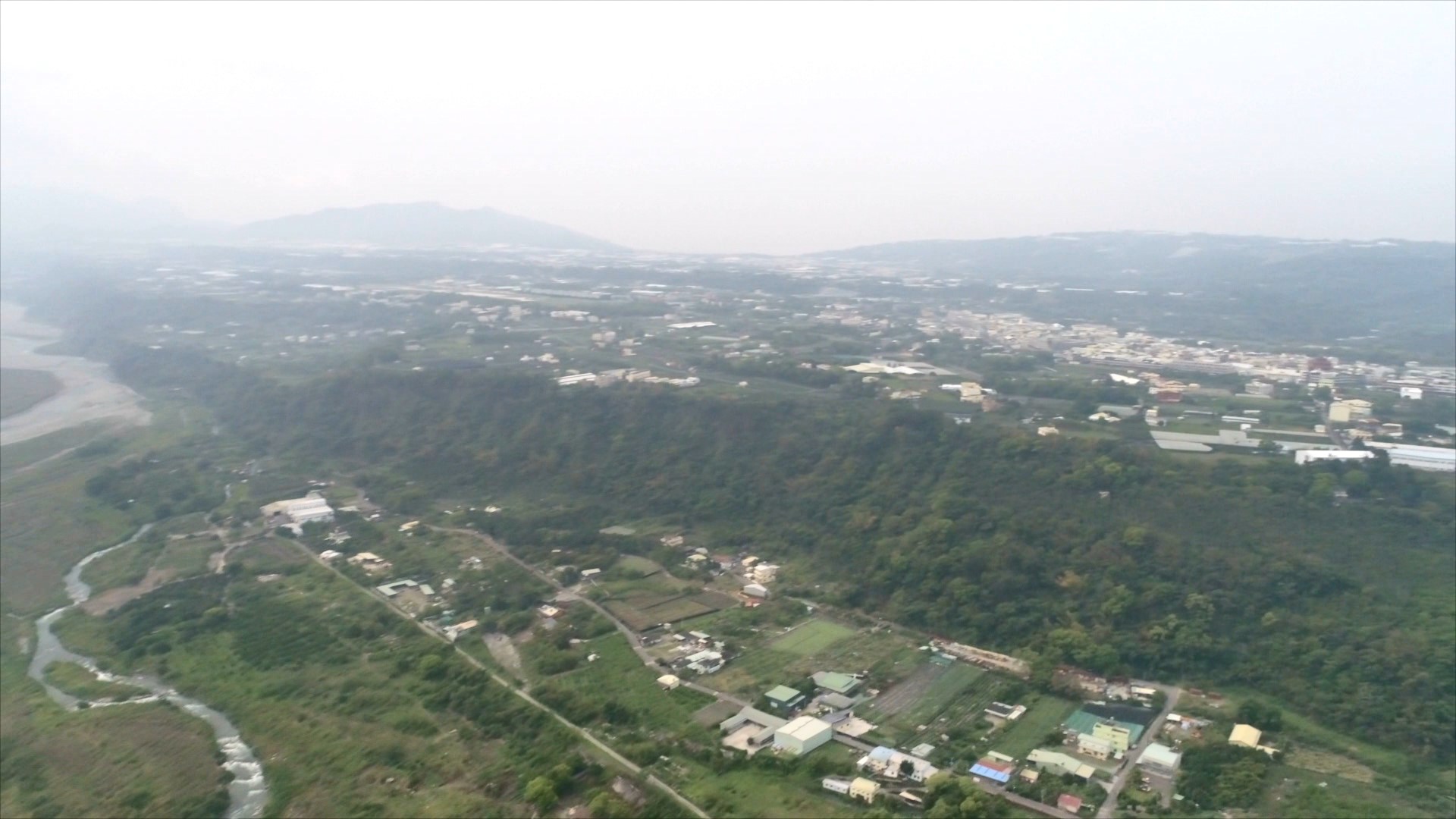 大甲溪畔的新社台地(1932年後由大甲溪白冷圳灌溉)