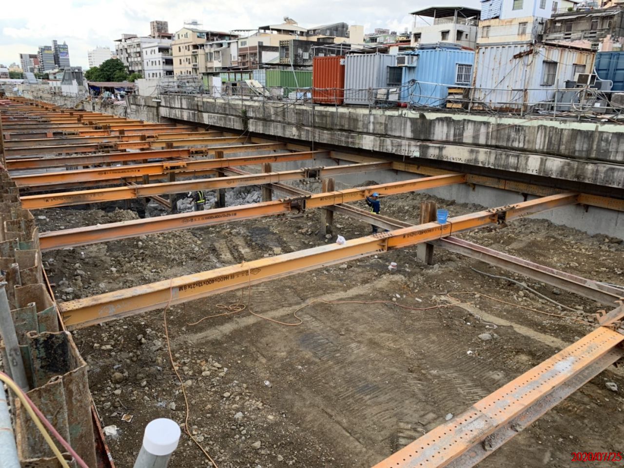 高雄市區鐡路地下化工程-明挖覆蓋工法