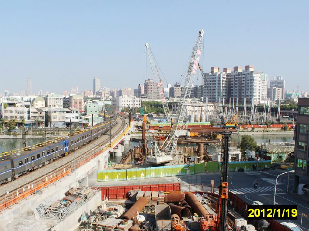 高雄市區鐵路地下化-愛河段臺鐵鐵路地下化工程-過河段鐵路隧道施工