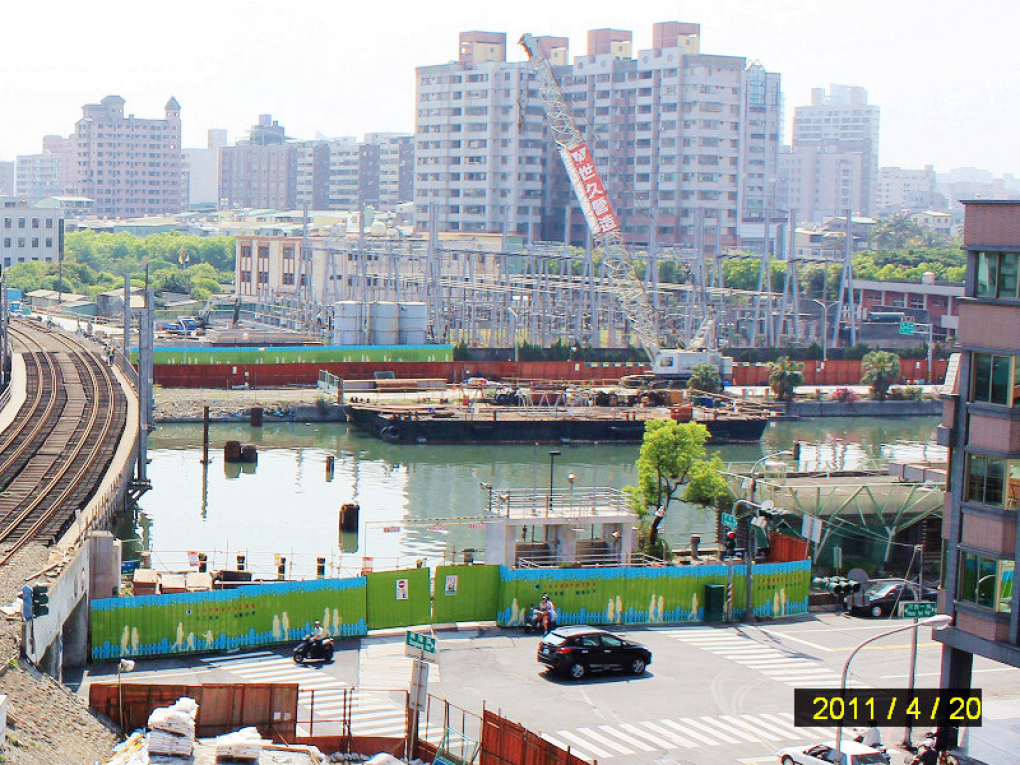 高雄市區鐵路地下化-愛河段臺鐵鐵路地下化工程-興隆排水箱涵及愛河兩側污水管遷改施工