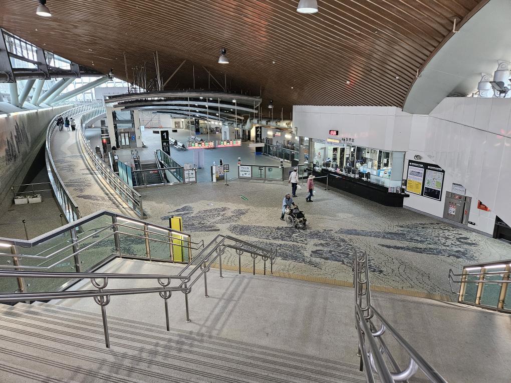 鐵路地下化計畫-高雄市區計畫新設車站-美術館站-大廳層