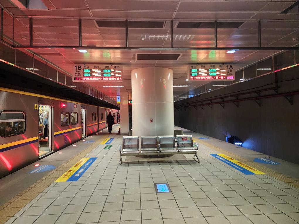 鐵路地下化計畫-高雄市區計畫新設車站-美術館站-月台層