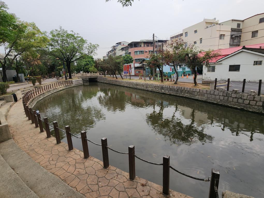 高雄市區鐵路地下化計畫-延伸鳳山計畫工程-曹公圳的歷史廊道