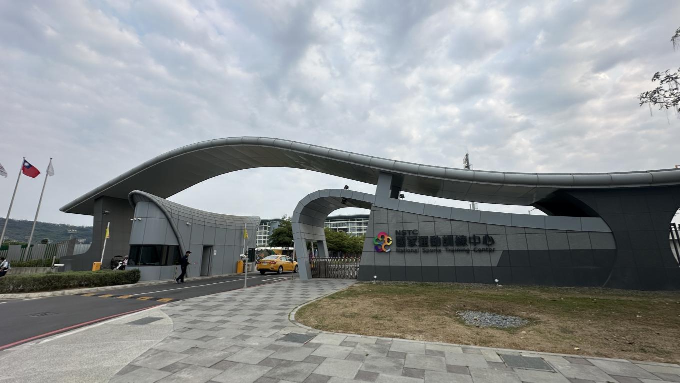 高雄捷運紅線沿線車站介紹-世運/國家體育園區站(R17)周邊