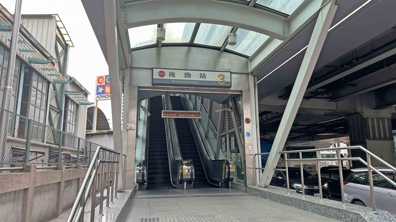 高雄捷運紅線沿線車站介紹-後勁站(R20)出入口
