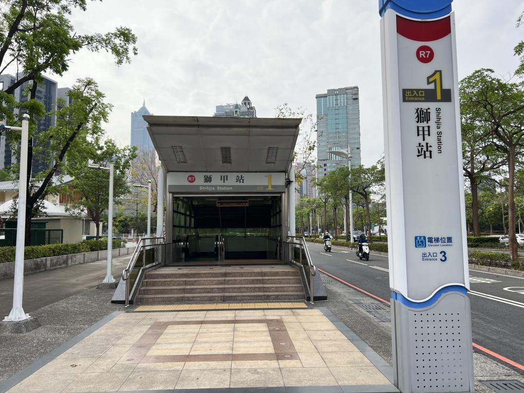 高雄捷運紅線沿線車站介紹-獅甲站(R7)-出入口資訊