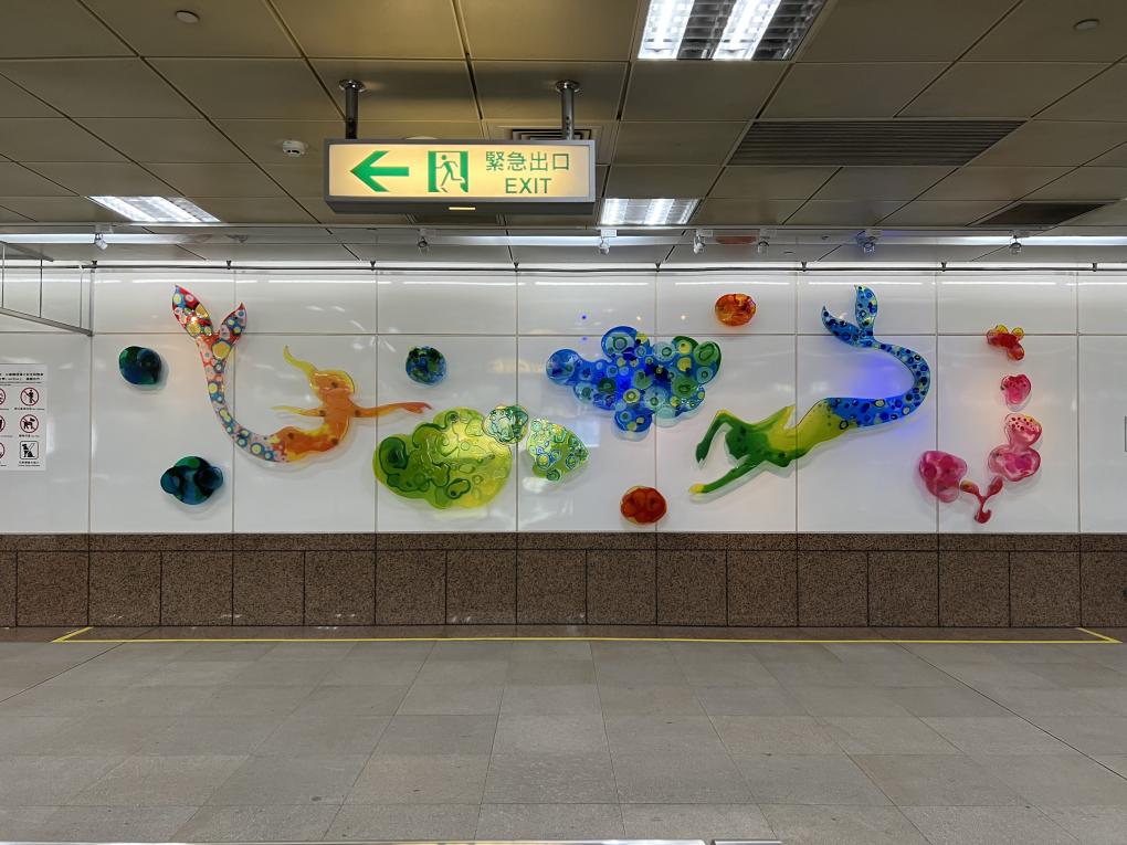 高雄捷運紅線沿線車站介紹-三多商圈站(R8)-公共藝術