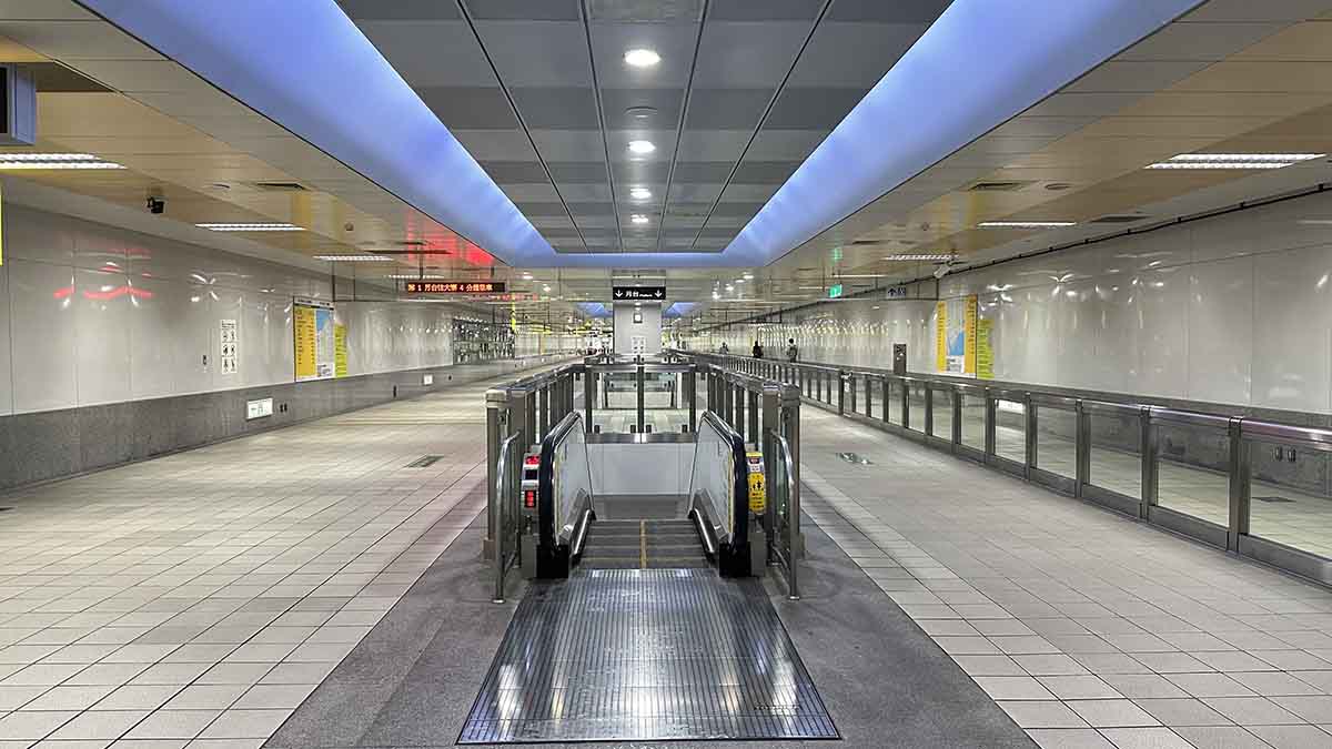 高雄捷運橘線沿線車站介紹-哈瑪星站(O1)大廳層